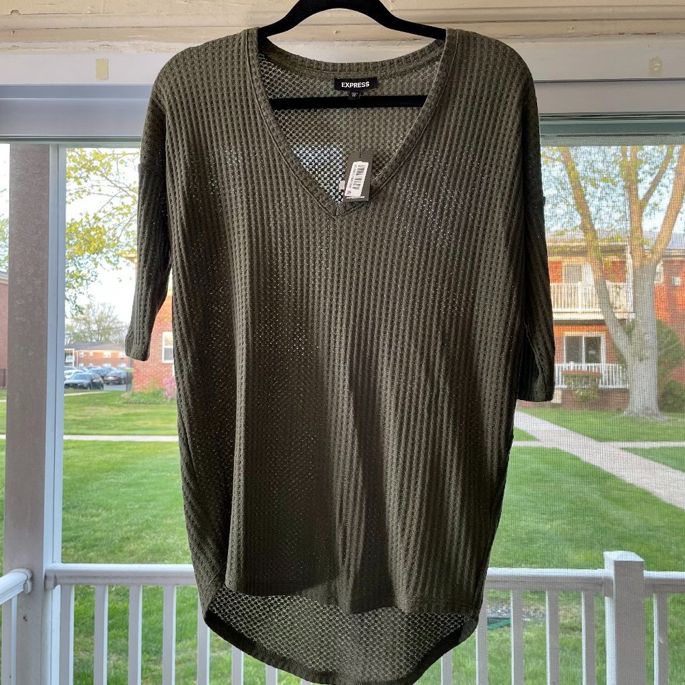 Green Waffle Quarter-Sleeve V-Neck